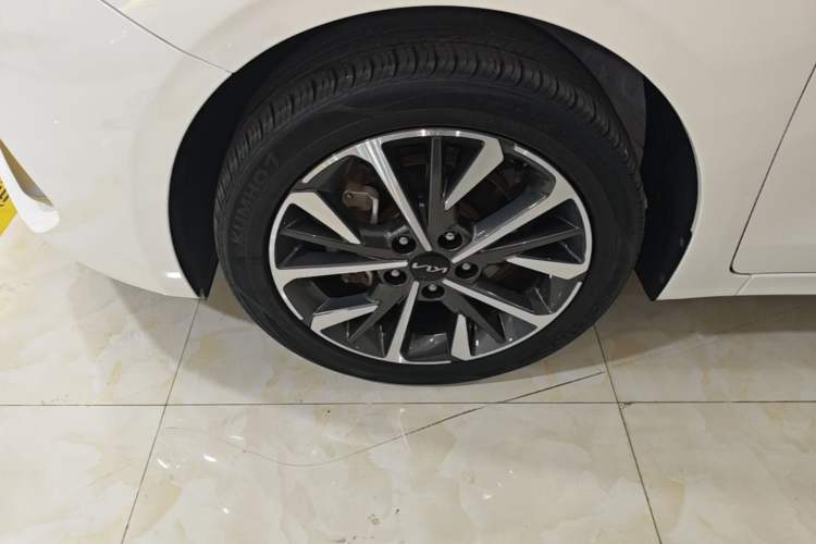 Used Kia K3 2021 Revised 1.5L CVT Fashion Edition Exterior 4