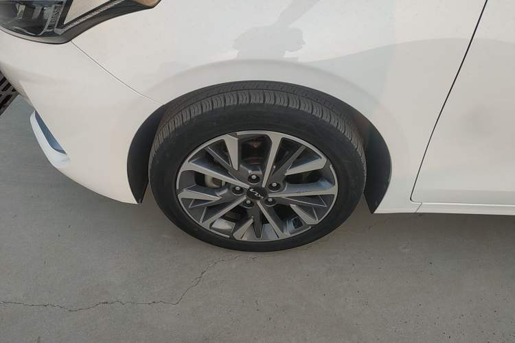 Used Kia K3 2021 Revised 1.5L CVT Fashion Edition Exterior 4