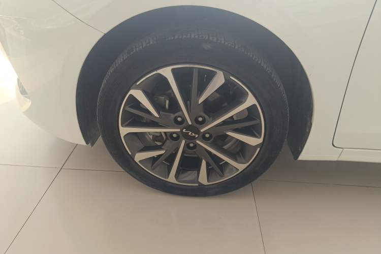 Used Kia K3 2021 Revised 1.5L CVT Fashion Edition Exterior 4