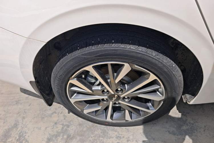 Used Kia K3 2021 Revised 1.5L CVT Fashion Edition Exterior 5