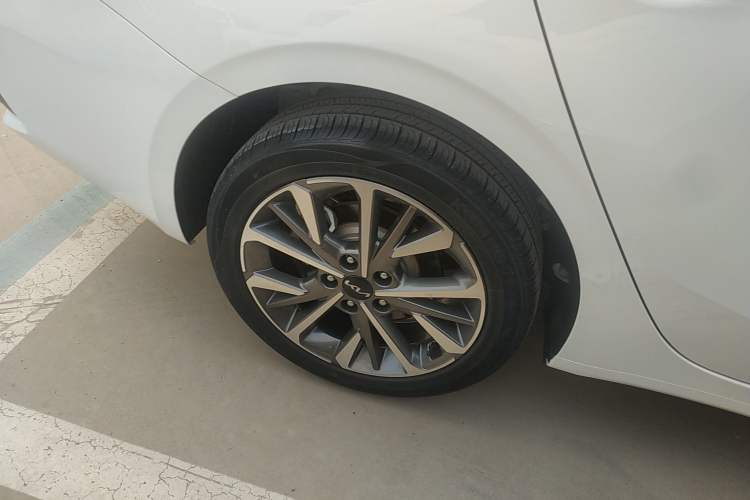 Used Kia K3 2021 Revised 1.5L CVT Fashion Edition Exterior 5