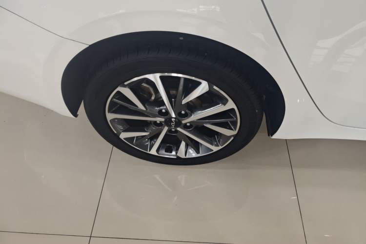 Used Kia K3 2021 Revised 1.5L CVT Fashion Edition Exterior 8
