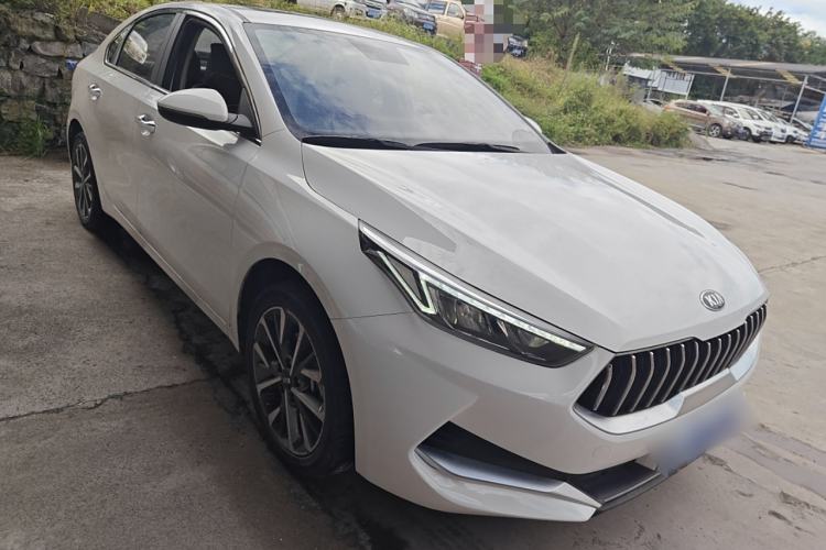 Used Kia K3 2021 1.5L CVT Fashion Edition Front Right 45 Deg