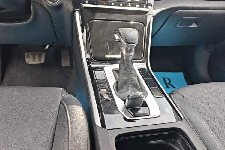 Used Kia K3 2021 Revised 1.5L CVT Fashion Edition Gear Lever