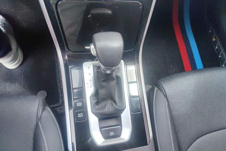Used Kia K3 2021 Revised 1.5L CVT Fashion Edition Gear Lever