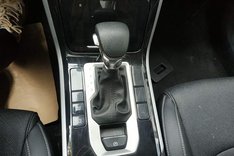 Used Kia K3 2021 Revised 1.5L CVT Fashion Edition Gear Lever