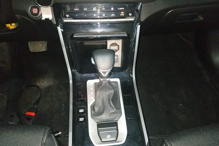 Used Kia K3 2021 Revised 1.5L CVT Fashion Edition Gear Lever