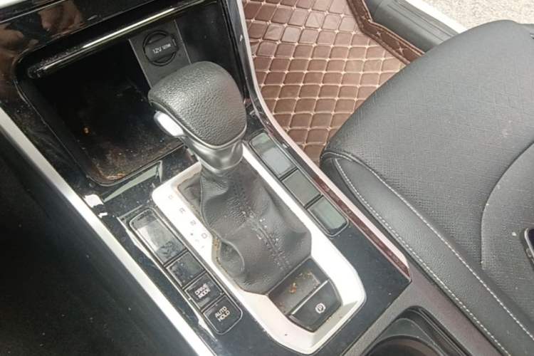 Used Kia K3 2021 Revised 1.5L CVT Fashion Edition Gear Lever