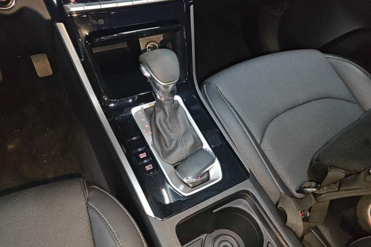 Used Kia K3 2021 Revised 1.5L CVT Fashion Edition Gear Lever