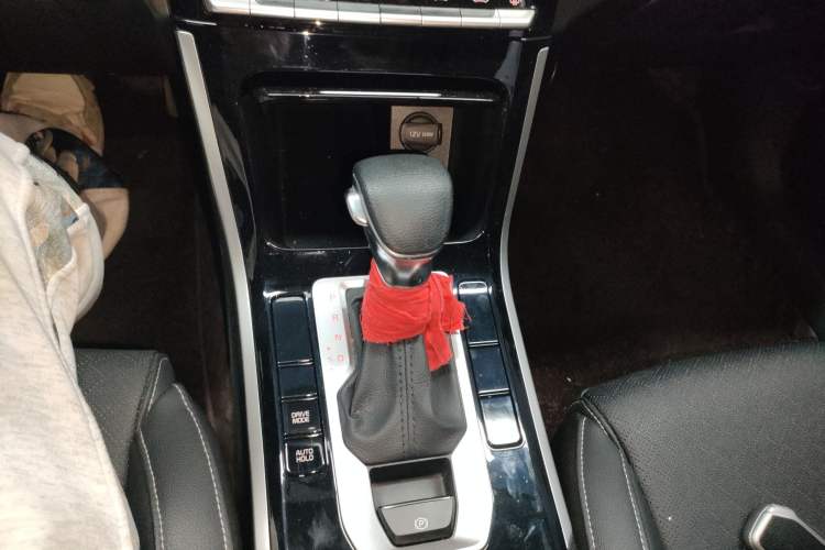 Used Kia K3 2021 Revised 1.5L CVT Fashion Edition Gear Lever