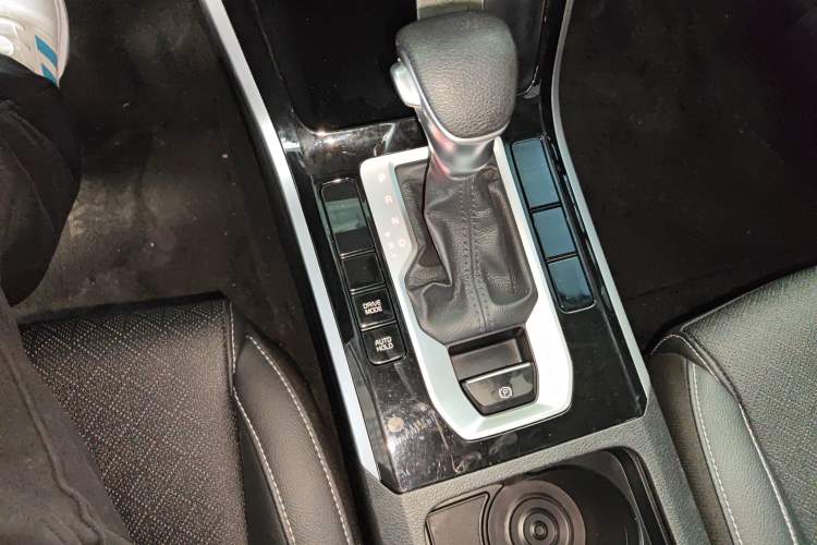 Used Kia K3 2021 Revised 1.5L CVT Fashion Edition Gear Lever