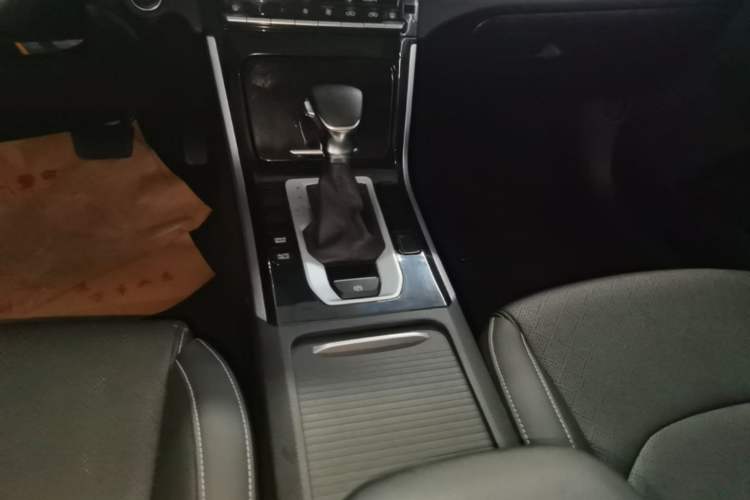 Used Kia K3 2021 Revised 1.5L CVT Youth Edition Gear Lever