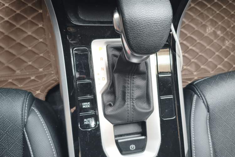 Used Kia K3 2021 Revised 1.5L CVT Fashion Edition Gear Lever