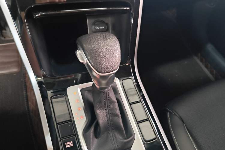 Used Kia K3 2021 Revised 1.5L CVT Fashion Edition Gear Lever