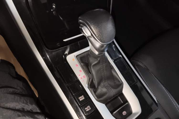 Used Kia K3 2021 Revised 1.5L CVT Fashion Edition Gear Lever
