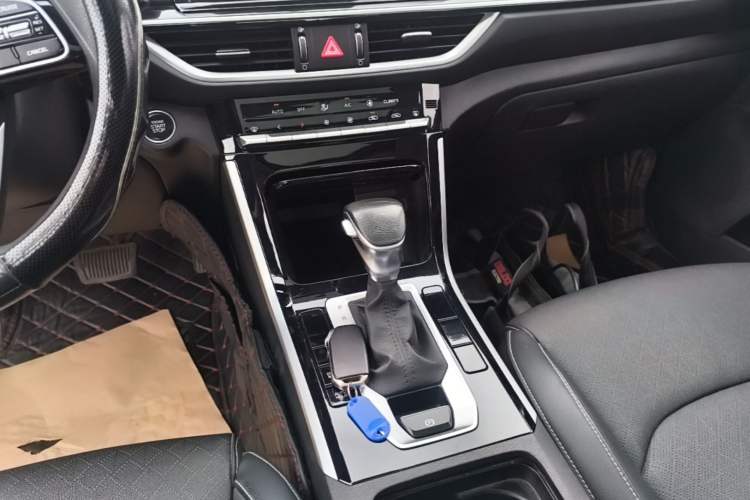 Used Kia K3 2021 Revised 1.5L CVT Fashion Edition Gear Lever