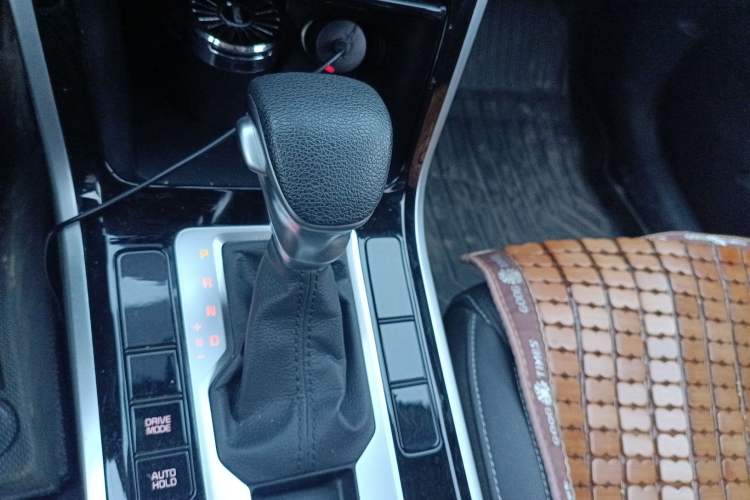 Used Kia K3 2021 Revised 1.5L CVT Fashion Edition Gear Lever