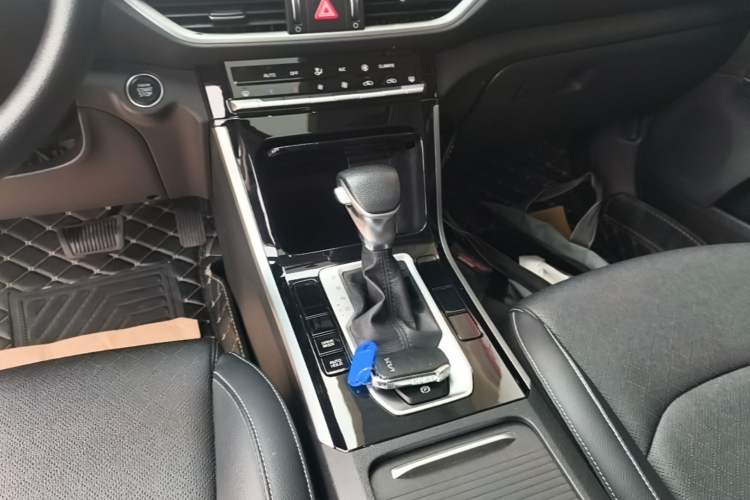 Used Kia K3 2021 Revised 1.5L CVT Fashion Edition Gear Lever