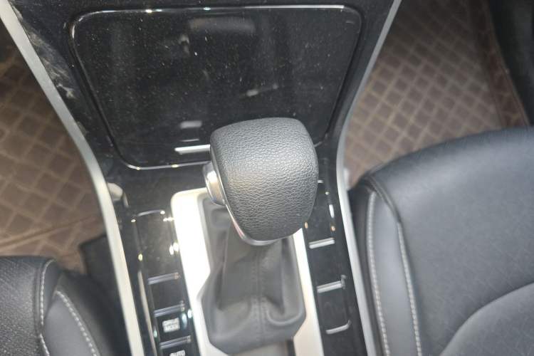 Used Kia K3 2021 Revised 1.5L CVT Fashion Edition Gear Lever