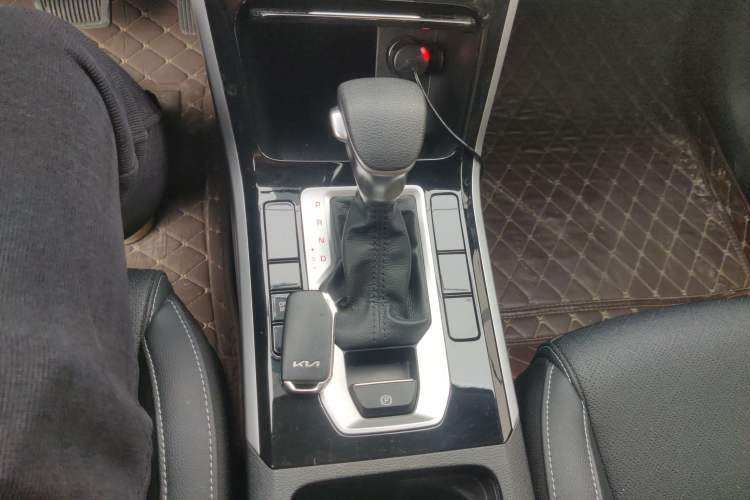 Used Kia K3 2021 Revised 1.5L CVT Fashion Edition Gear Lever