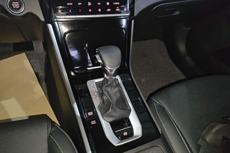 Used Kia K3 2021 Revised 1.5L CVT Fashion Edition Gear Lever