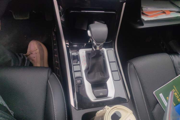 Used Kia K3 2021 Revised 1.5L CVT Fashion Edition Gear Lever