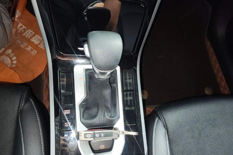 Used Kia K3 2021 Revised 1.5L CVT Fashion Edition Gear Lever
