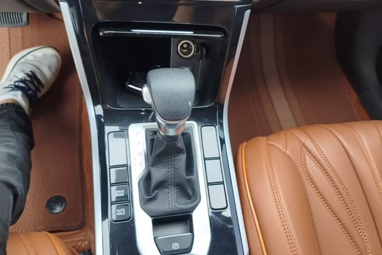 Used Kia K3 2021 Revised 1.5L CVT Youth Edition Gear Lever