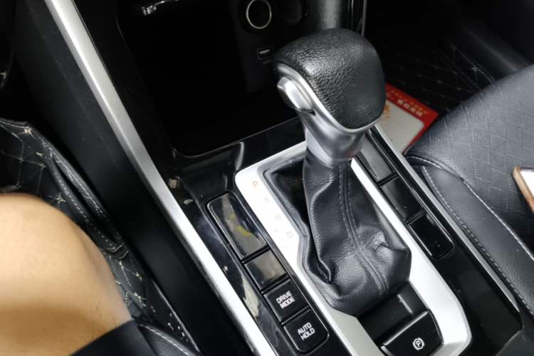Used Kia K3 2021 Revised 1.5L CVT Fashion Edition Gear Lever