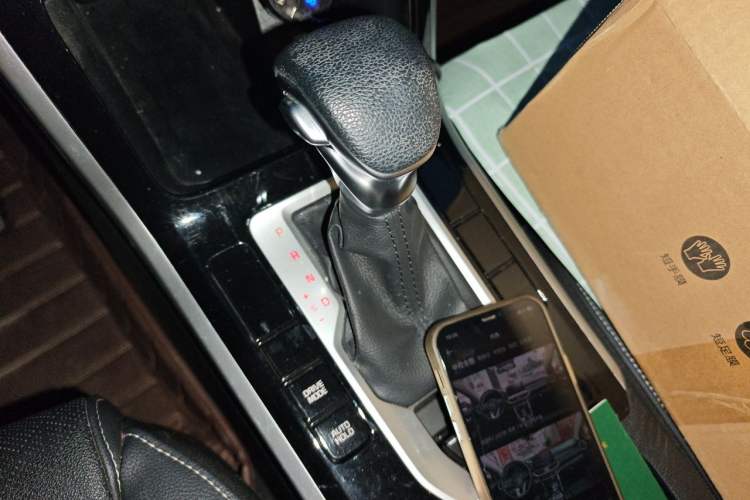 Used Kia K3 2021 Revised 1.5L CVT Fashion Edition Gear Lever