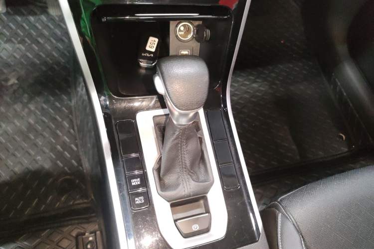 Used Kia K3 2021 Revised 1.5L CVT Fashion Edition Gear Lever