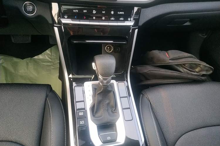 Used Kia K3 2021 Revised 1.5L CVT Fashion Edition Gear Lever