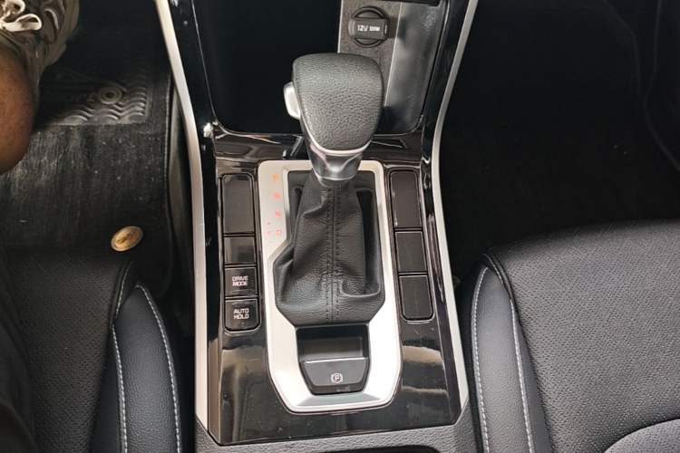 Used Kia K3 2021 Revised 1.5L CVT Fashion Edition Gear Lever
