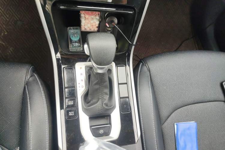 Used Kia K3 2021 Revised 1.5L CVT Fashion Edition Gear Lever