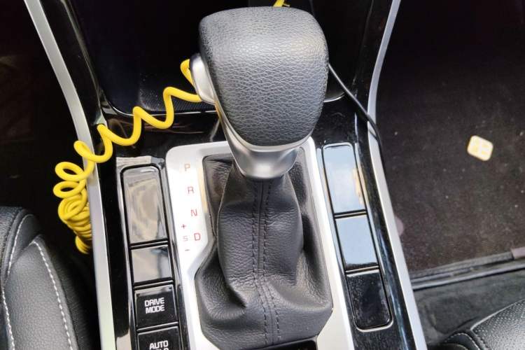 Used Kia K3 2021 Revised 1.5L CVT Fashion Edition Gear Lever
