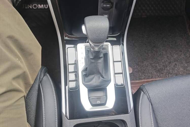 Used Kia K3 2021 Revised 1.5L CVT Fashion Edition Gear Lever