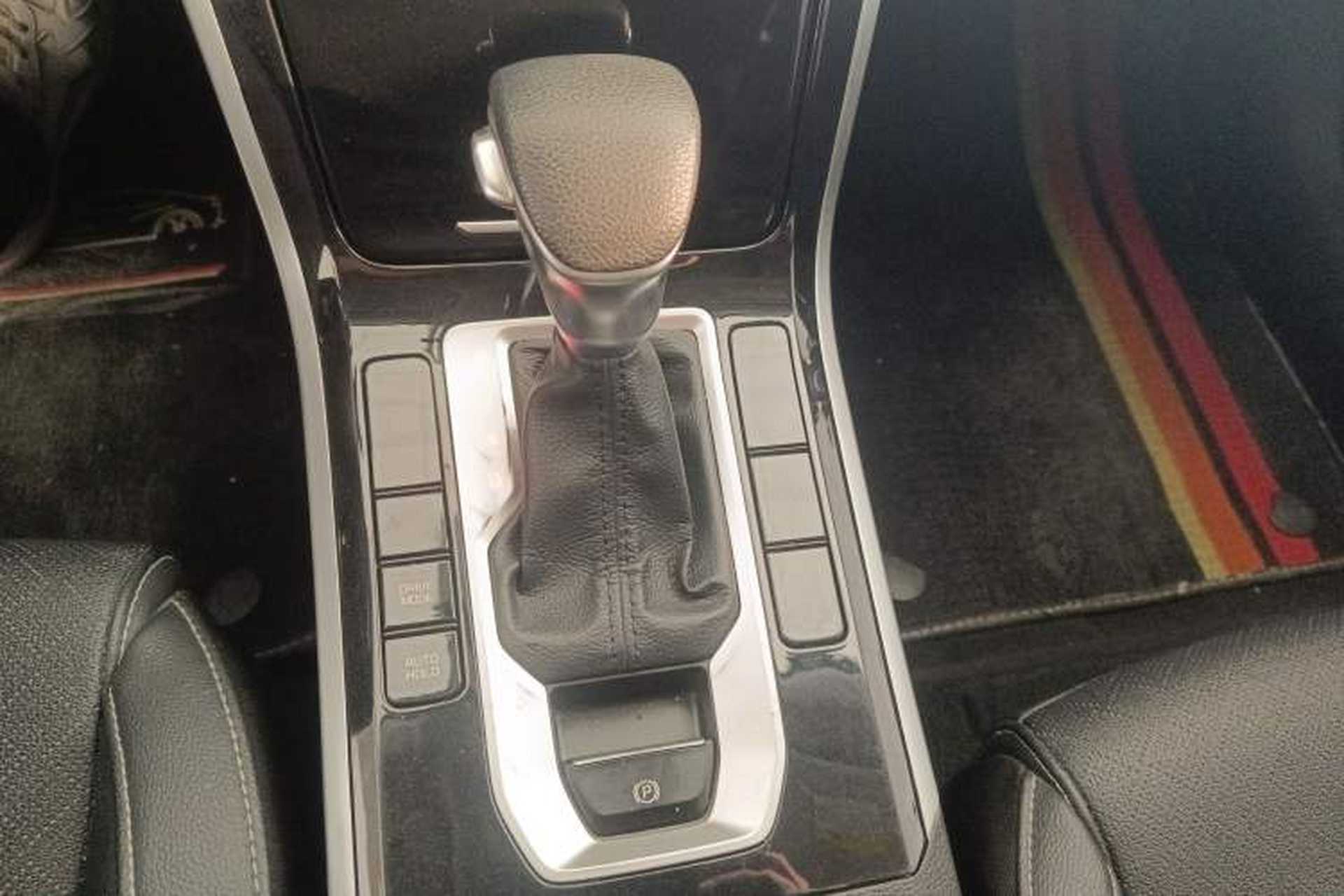 Used Kia K3 2021 Revised 1.5L CVT Fashion Edition Gear Lever
