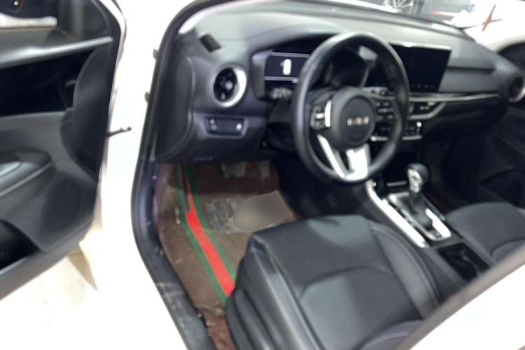 Used Kia K3 2021 Revised 1.5L CVT Fashion Edition Interior 2