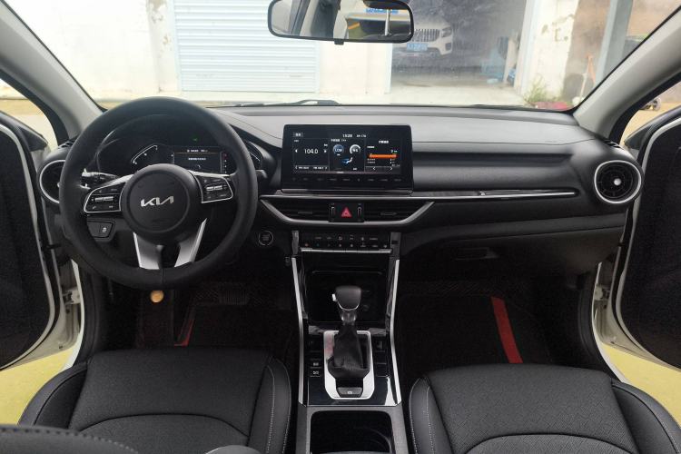 Used Kia K3 2021 1.5L CVT Fashion Edition Interior 2