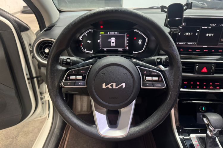 Used Kia K3 2021 Revised 1.5L CVT Fashion Edition Interior 2