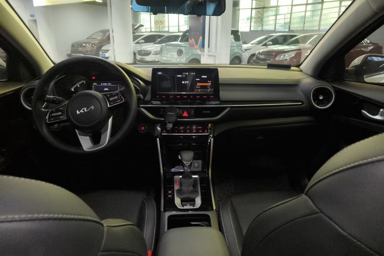 Used Kia K3 2021 Revised 1.5L CVT Fashion Edition Interior 3