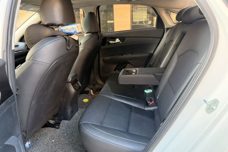 Used Kia K3 2021 1.5L CVT Fashion Edition Interior 3