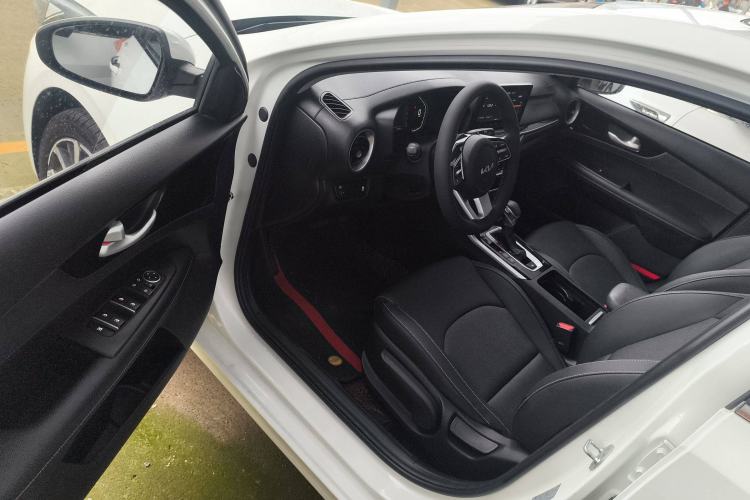 Used Kia K3 2021 1.5L CVT Fashion Edition Interior 3