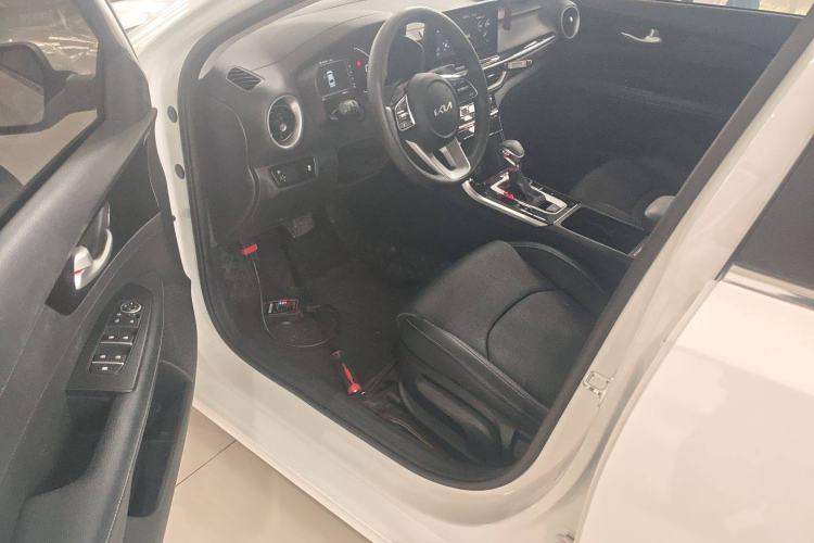 Used Kia K3 2021 Revised 1.5L CVT Fashion Edition Interior 3