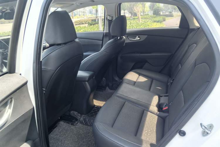 Used Kia K3 2021 1.5L CVT Youth Edition Interior 3