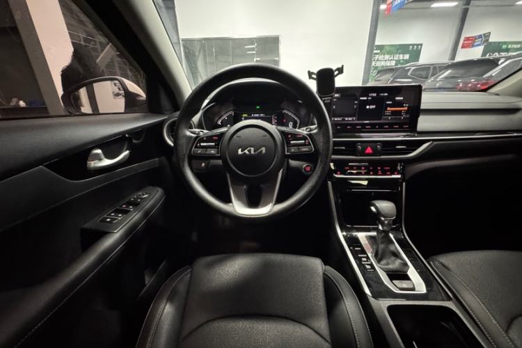 Used Kia K3 2021 Revised 1.5L CVT Fashion Edition Interior 3