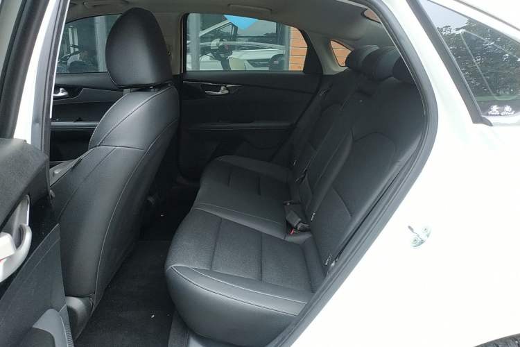 Used Kia K3 2021 Revised 1.5L CVT Fashion Edition Interior 4
