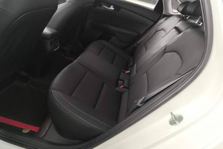 Used Kia K3 2021 1.5L CVT Fashion Edition Interior 4