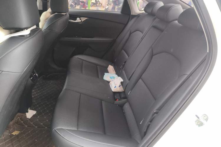 Used Kia K3 2021 Revised 1.5L CVT Fashion Edition Interior 4