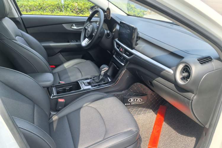 Used Kia K3 2021 1.5L CVT Youth Edition Interior 6